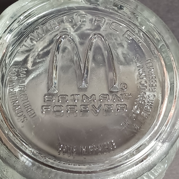 McDonalds BATMAN FOREVER Two Face DC COMICS 1995 Clear Glass Mug Cup, set of 2 - Picture 5 of 5
